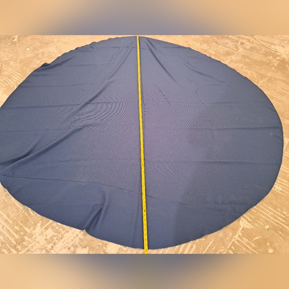 Tablecloth - Picture 1 of 3